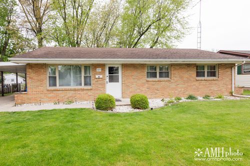 209 Sycamore Ln, Momence, IL, 60954-1034 | Card Image