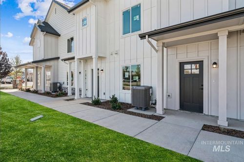 8246 W Mocha Ln, Garden City, ID, 83714 | Card Image