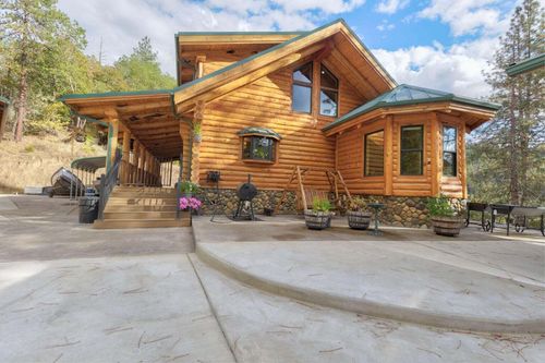 225 Eagle Ridge Dr, Canyonville, OR, 97417-4003 | Card Image