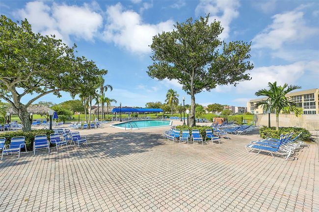 APT-306 - 9020 Sunrise Lakes Blvd, Condo with 2 bedrooms, 2 bathrooms and null parking in Sunrise FL | Image 17