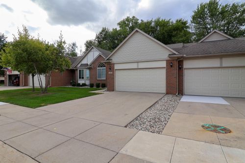 48113 Cotton Creek Blvd, Chesterfield, MI, 48047-6408 | Card Image