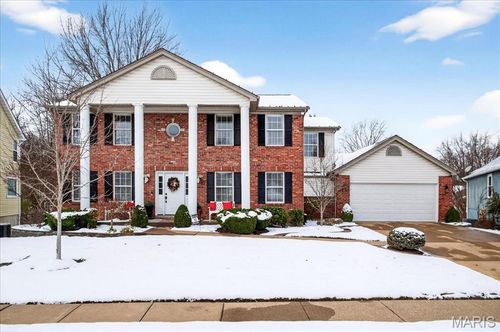 311 Beacon Point Ln, Wildwood, MO, 63040-1813 | Card Image