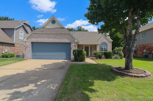 3104 W Hartford St, Broken Arrow, OK, 74012-2189 | Card Image
