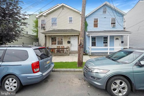 8 James St, New Brunswick, NJ, 08901-2316 | Card Image