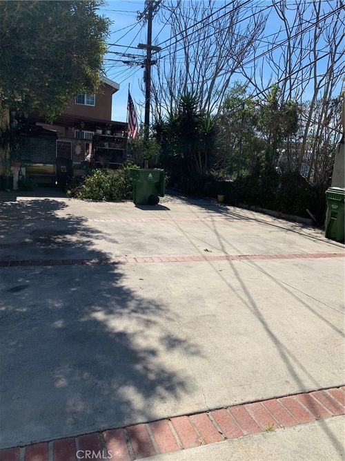 1742 W 82nd St, Los Angeles, CA, 90047-2737 | Card Image