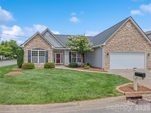 2 Thornwood Ct, Arden, NC, 28704-6607 | Card Image