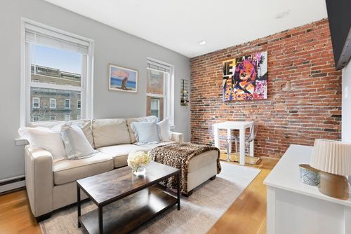 apt-7-16 Foster St, Boston, MA, 02109-5518 | Card Image
