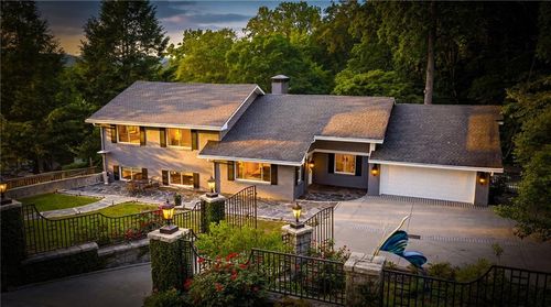132 Laurel Dr Ne, Atlanta, GA, 30342-4104 | Card Image