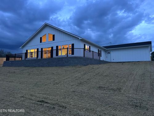 137 Sadie Ln, Ewing, VA, 24248-8796 | Card Image