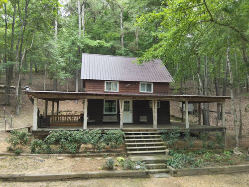 2129 Stephens Town Rd, Linden, TN, 37096-6270 | Card Image
