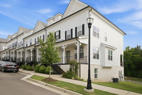 458 Portsdale Dr, Brentwood, TN, 37027-1548 | Card Image