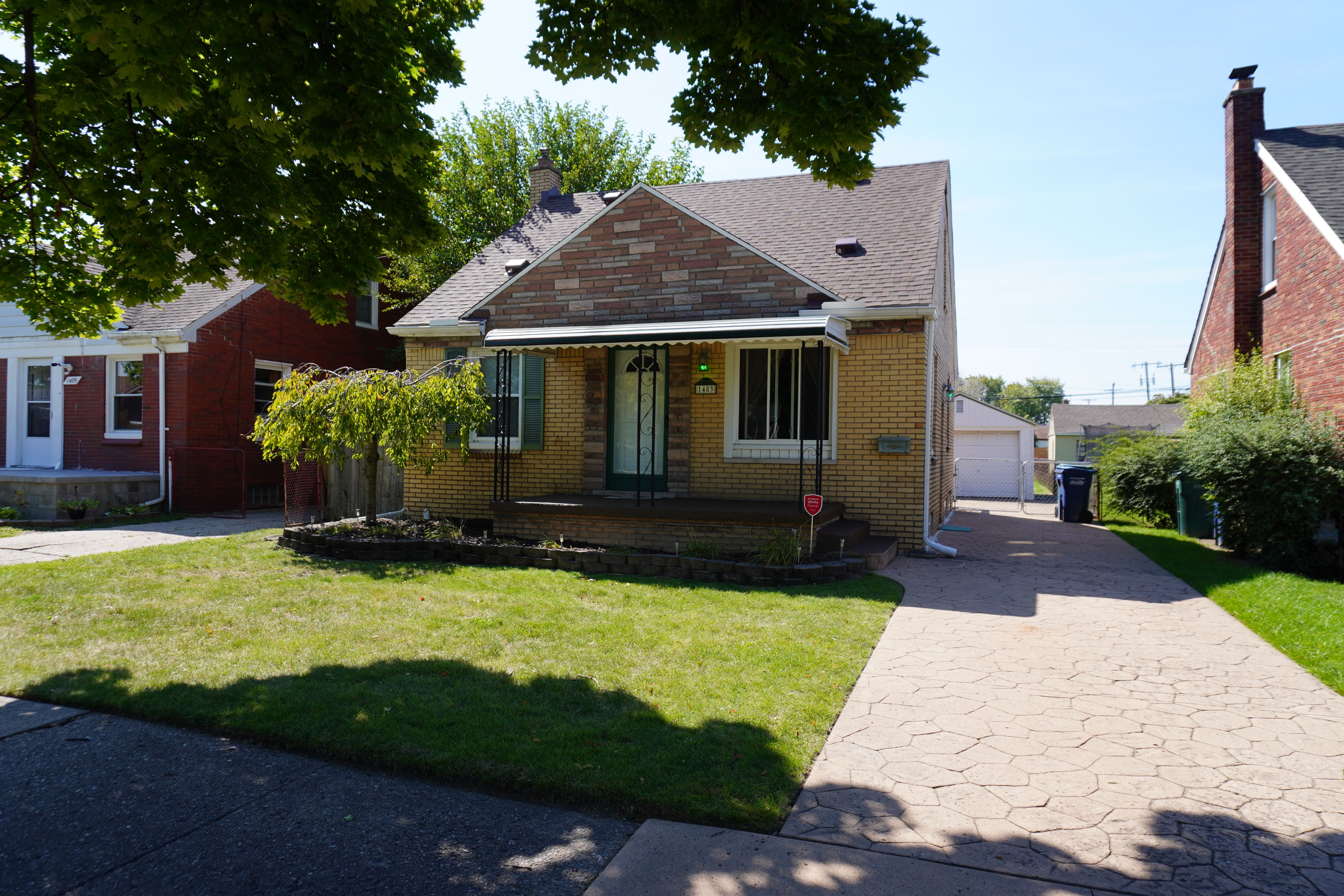 Philomene Blvd, Lincoln Park, MI 48146