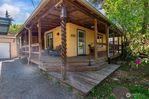 1831 10th Ave Se, Olympia, WA, 98501-1818 | Card Image