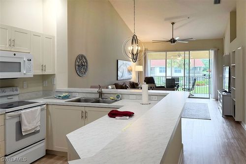 apt-203-5035 Cedar Springs Dr, NAPLES, FL, 34110-2398 | Card Image