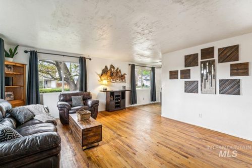3840 N Jackie Ln, Boise, ID, 83704-4210 | Card Image