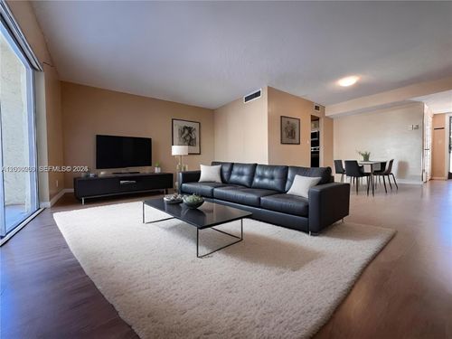 206-3300 Spanish Moss Ter, Lauderhill, FL, 33319-5047 | Card Image