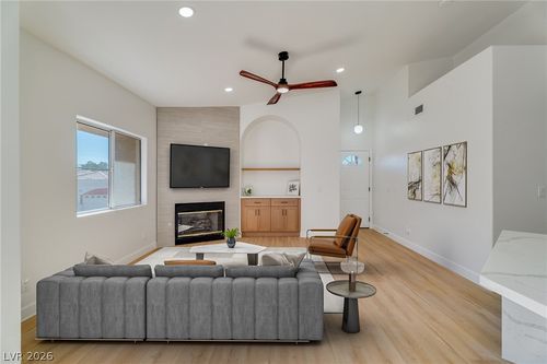 210-5225 W Reno Ave, Las Vegas, NV, 89118-1594 | Card Image