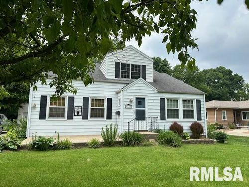 11 Jones Pl, Jacksonville, IL, 62650-2248 | Card Image