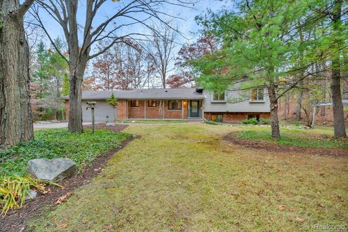 75 Ridgemont Rd, Oxford, MI, 48370-3040 | Card Image