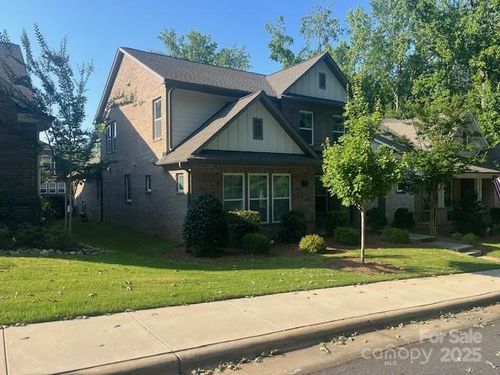 707 Marion Dr, Matthews, NC, 28105-2638 | Card Image