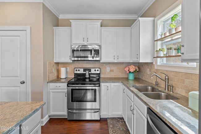 433 Landsdowne Cir, House other with 4 bedrooms, 3 bathrooms and 2 parking in Hampstead NC | Image 14