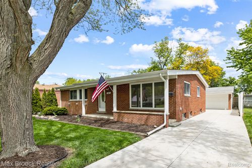 260 Lyons Dr, Troy, MI, 48083-1061 | Card Image