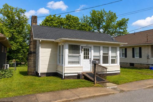 227 Maple Avenue, Bridgeport, WV, 26330 | Card Image