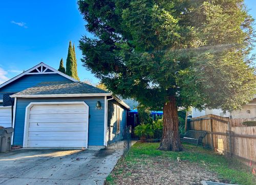 205 Muir St, Woodland, CA, 95695-5877 | Card Image