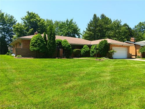1910 Caronia Dr, Lyndhurst, OH, 44124-3919 | Card Image