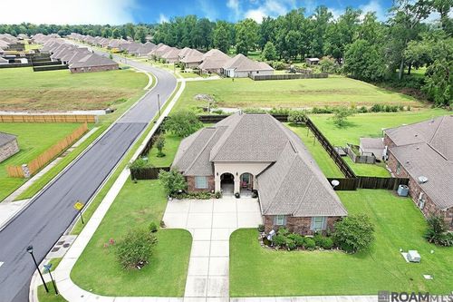4418 Union Dr, Addis, LA, 70710-2450 | Card Image