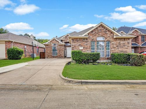 3107 Willowdale Dr, Arlington, TX, 76016-1877 | Card Image