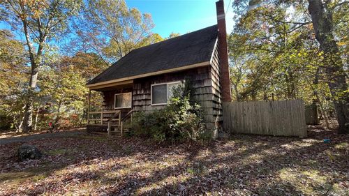 58 Norfleet Ln, Coram, NY, 11727-4040 | Card Image