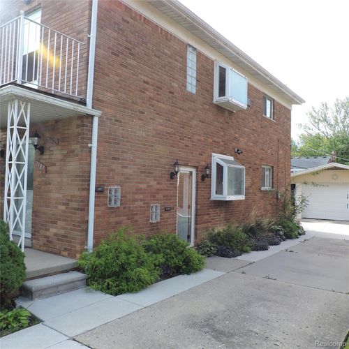 lower-1985 Vernier Road, Grosse Pointe Woods, MI, 48236 | Card Image