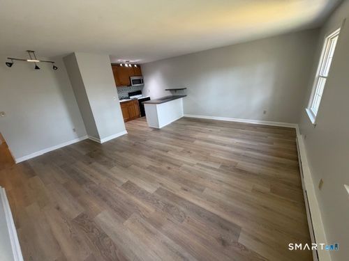 apt-16d-239 Old Farms Rd, Avon, CT, 06001-2216 | Card Image