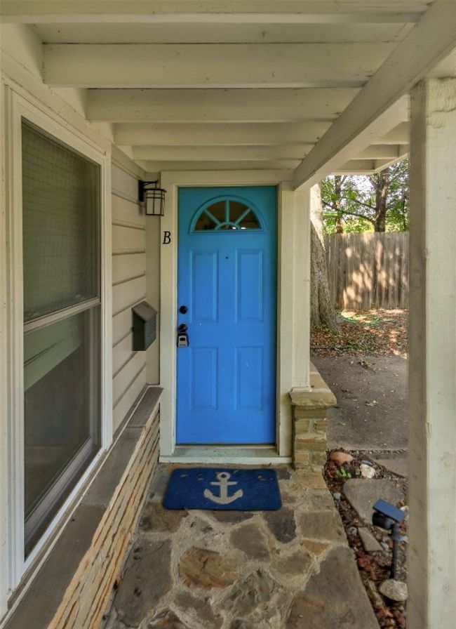 Doorway to property with fence | Image 19