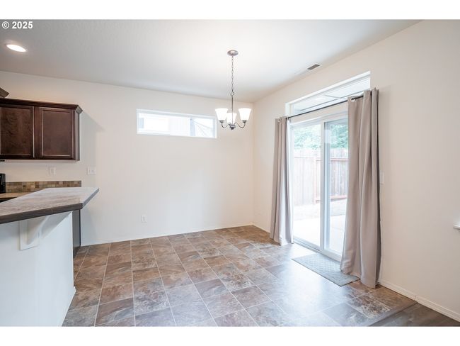 1067 S 55 Th St, House other with 3 bedrooms, 2 bathrooms and 2 parking in Springfield OR | Image 10