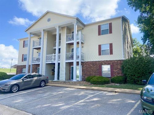 apt-304-3114 Edwards Pl, Maryland Heights, MO, 63043-1875 | Card Image