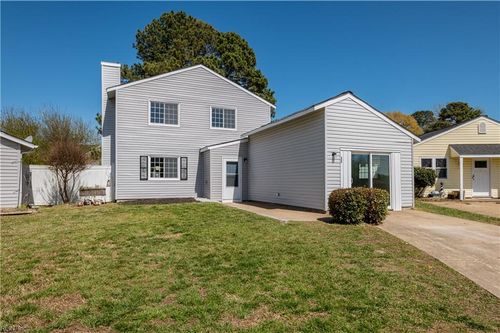 3812 Sugar Creek Cir, Portsmouth, VA, 23703-2527 | Card Image