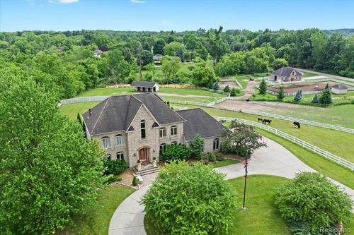 7374 Fox Hill Ln, Northville, MI, 48168-9512 | Card Image