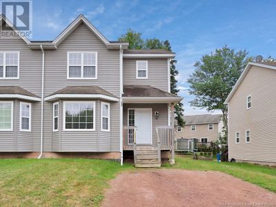 147 Rue Belle Forêt, House other with 3 bedrooms, 2 bathrooms and null parking in Dieppe NB | Image 2