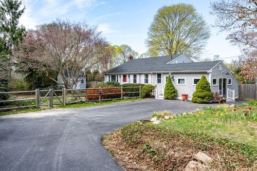 8 Elizabeth Rd, Pocasset, MA, 02559-2111 | Card Image