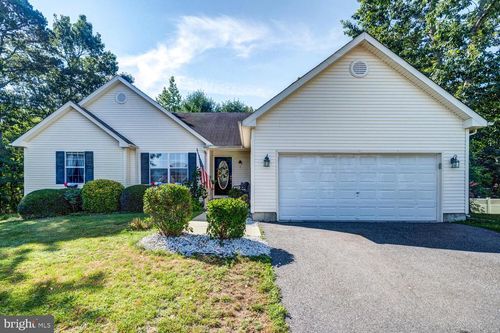 1 Falkinburg Dr, Tuckerton, NJ, 08087-3625 | Card Image