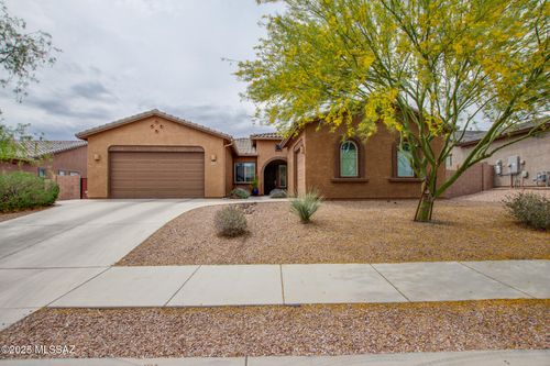 8561 N Gallant Fox Dr, Tucson, AZ, 85704-6594 | Card Image