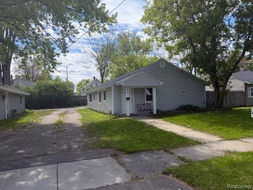 935 Ingleside Ave, Flint, MI, 48507-2560 | Card Image