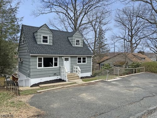 61 Elba Ave, Hopatcong, NJ, 07843-1849 | Card Image