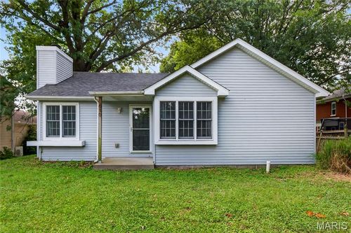610 E D St, Belleville, IL, 62220-4072 | Card Image