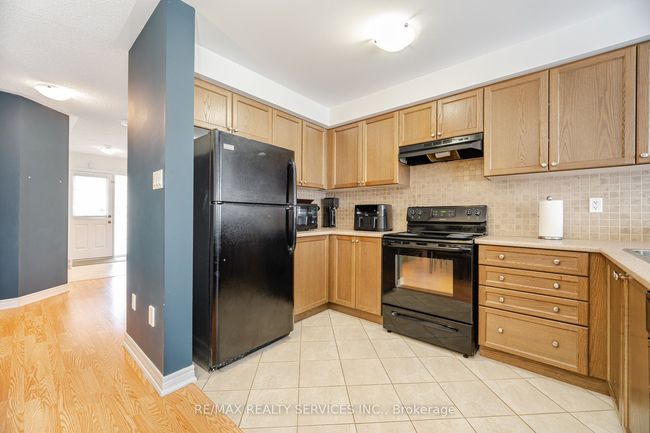 21 Cedarbrook Rd, House attached with 3 bedrooms, 3 bathrooms and 1 parking in Brampton ON | Image 8