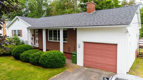 123 Paisley Ave, Berwick, NS, B0P1E0 | Card Image