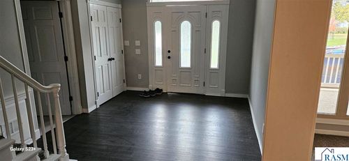 64 Skyline Dr, Mankato, MN, 56001-1925 | Card Image