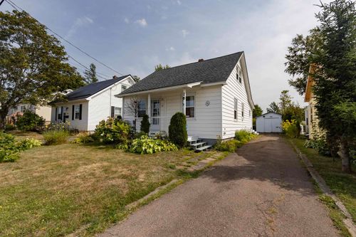 16 Winston Ave, Amherst, NS, B4H1K5 | Card Image